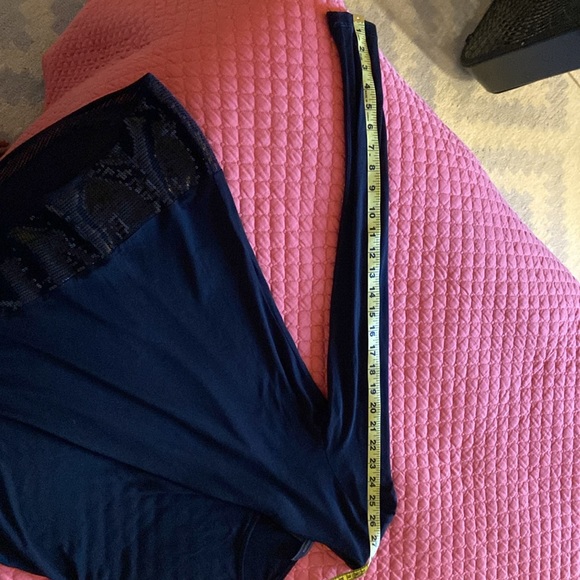 Bundle of two black long sleeve tops one BCBG one J.Crew size xsmall or 0 - Picture 8 of 12